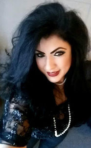 Meet your Posher, Luna